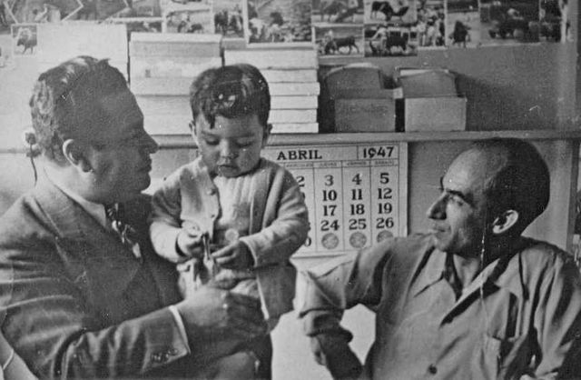 Senador Gabriel Ramos Millán y Paco Mayo. 1947