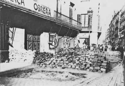 Barricada en las calles de  Madrid. 1936